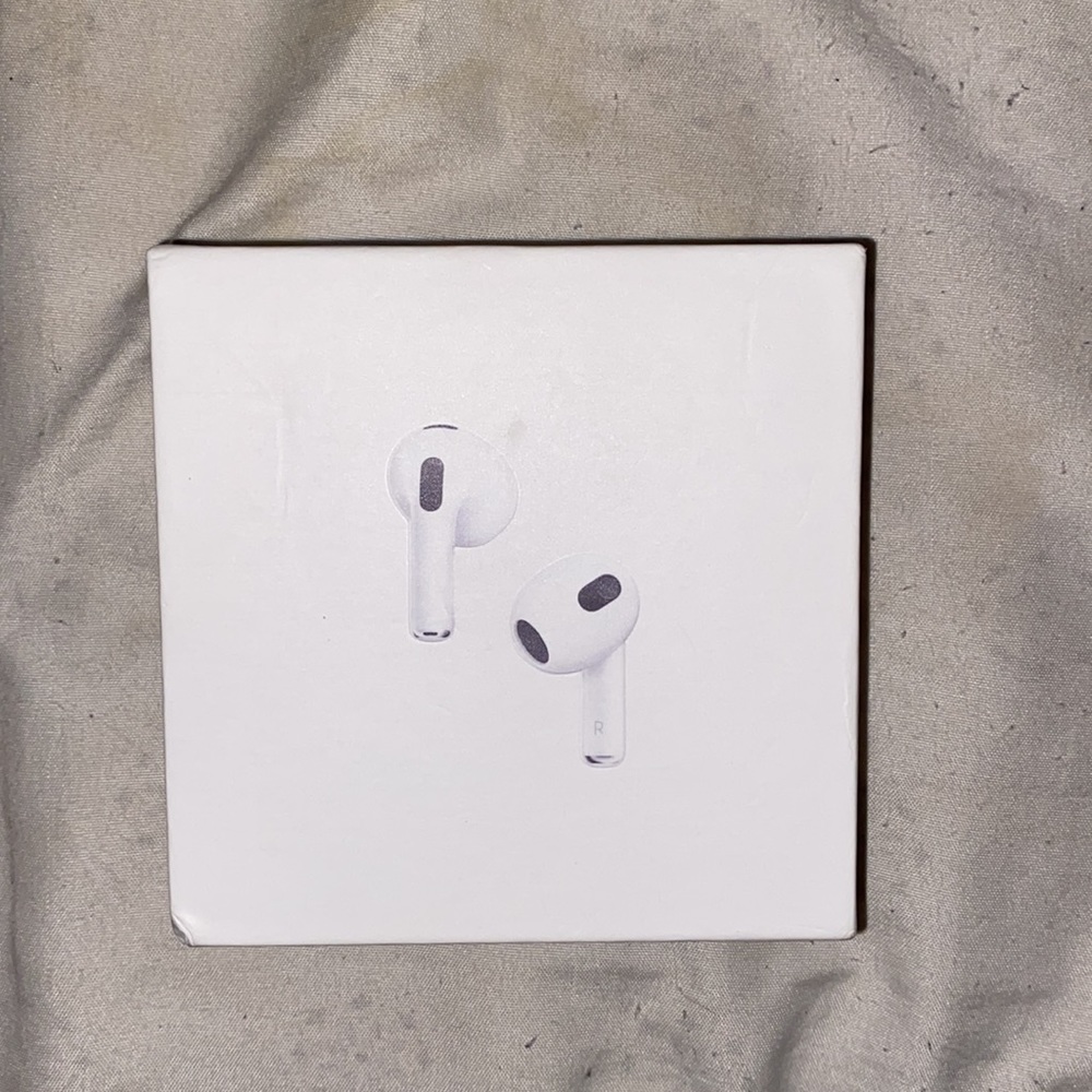 Apple Gen 3 AirPods